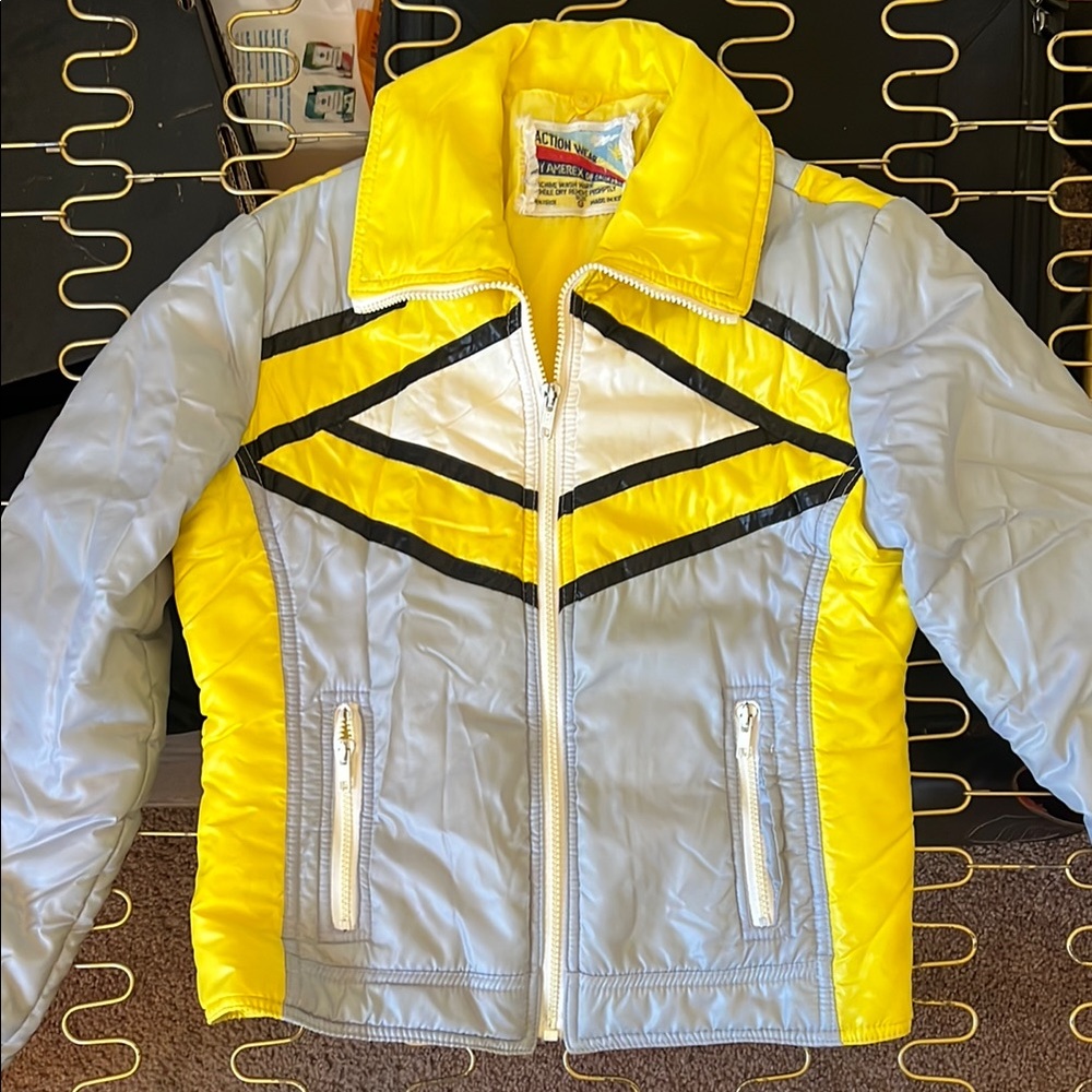 Retro 80s Yellow and Gray Puffy Ski Jacket with Navy Accents